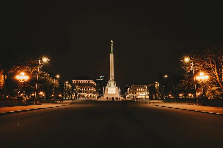 11. augusts Latvijas vēsturē: miers, brīvība un piemiņa