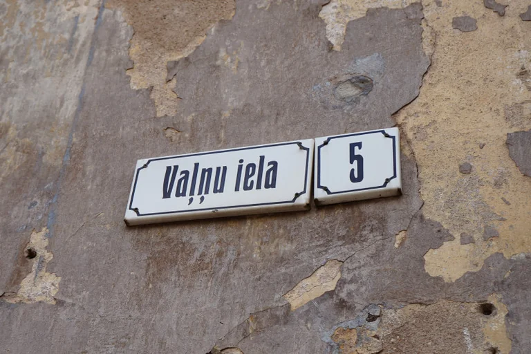 Cēsu autovadītājiem dienas vidū būs jāmeklē cita stāvvieta