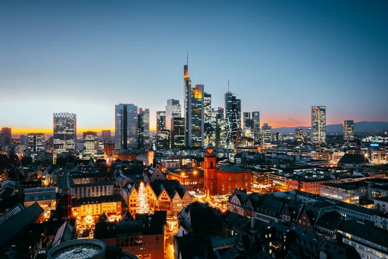 ECB 10. septembrī: vai likme kritīs un ko jutīs kredītņēmēji