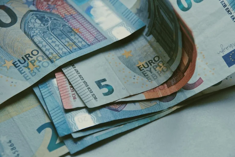 ECB 17. decembra lēmums: vai noguldījumu likme kritīs zem 2%