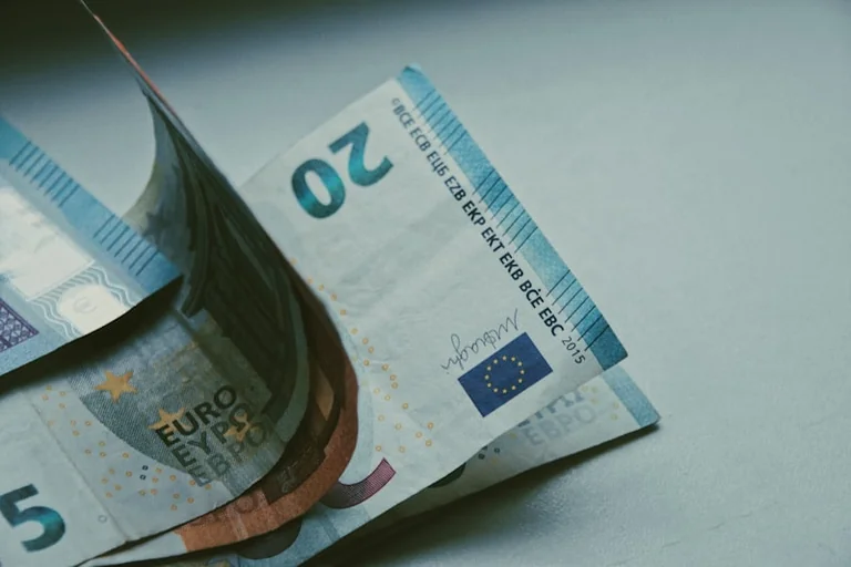 ECB 17. decembra lēmums: vai noguldījumu likme kritīs zem 2%