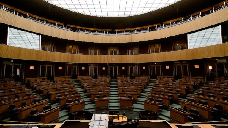 Latvijas 2027. gada budžets: Saeimas balsojums līdz gada beigām
