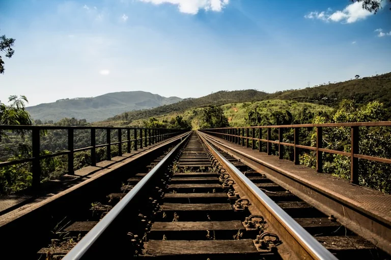 Rail Baltica Latvijā: vai vilcieni šķērsos robežu līdz 2030. gadam