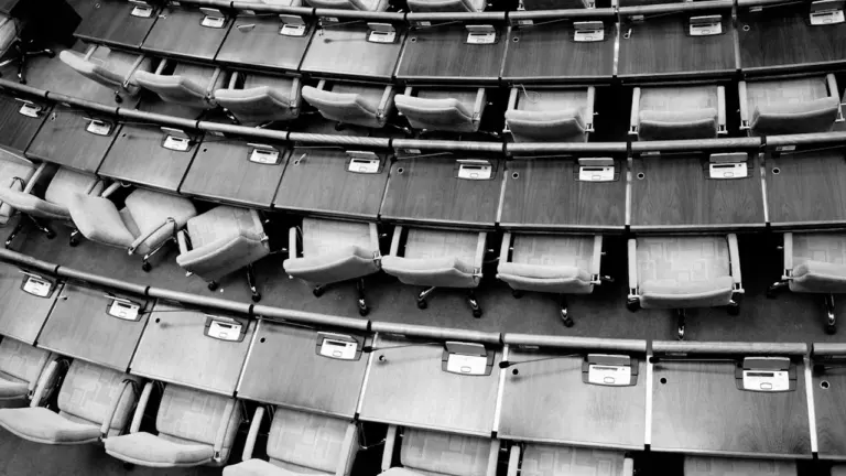 Vai Latvijas valdība līdz 2026. gada beigām apstiprinās jaunu nodokļu reformu?
