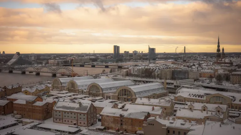 Rīgas pirmais rudens sals: vai gaisa temperatūra oktobrī noslīdēs zem nulles?