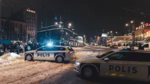 Valsts policijas automašīnas uz ceļa veic pastiprinātu autovadītāju kontroli Latvijas teritorijā